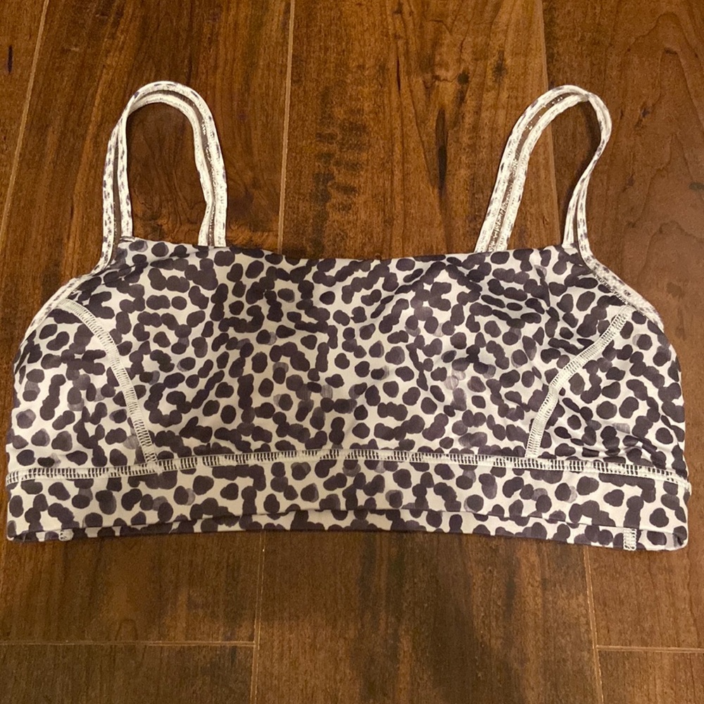 Lululemon sports bra
